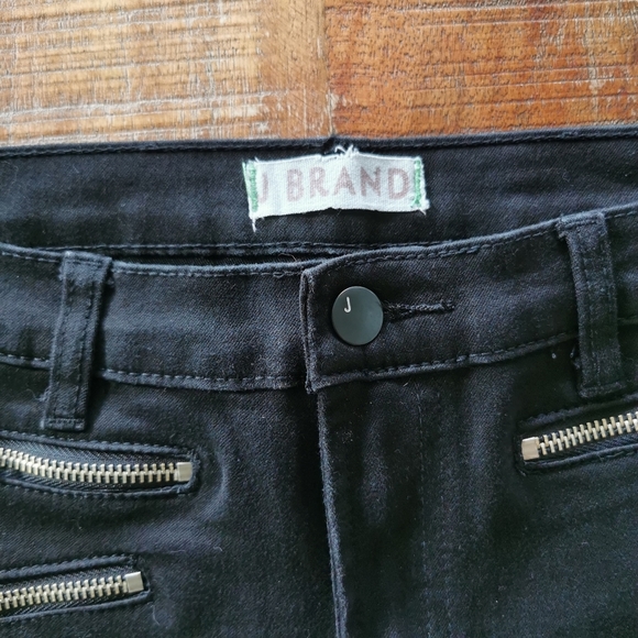 J Brand Alana Black Zipper Pocket Jeans - Picture 3 of 16